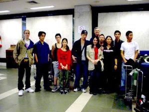総勢14人、みんなボンベイ空港に降り立ちました